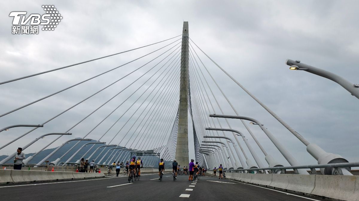 淡江大橋通車後,將開啟北台灣交通新篇章,預計可縮短淡水與八里間約15公里的繞行距離。(圖/陳冠宇攝)