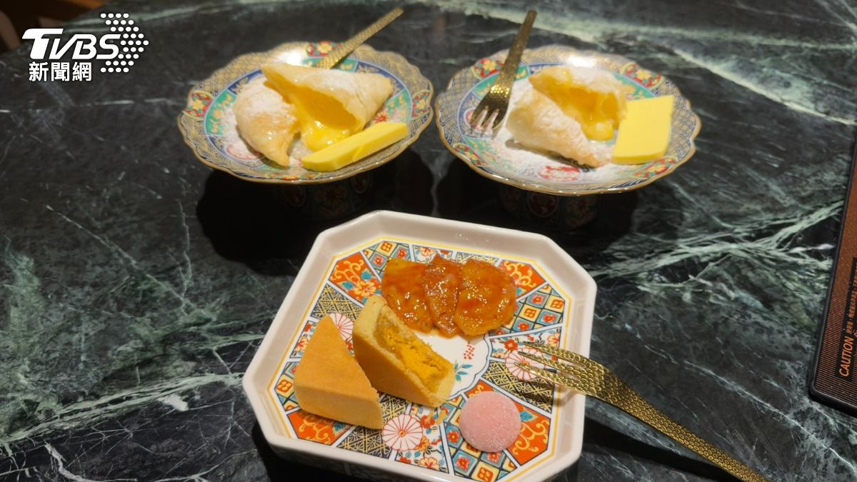 甜點控必嚐手工港式芝士豆腐奶、鳳梨酥。(圖/陳昫蓁攝)