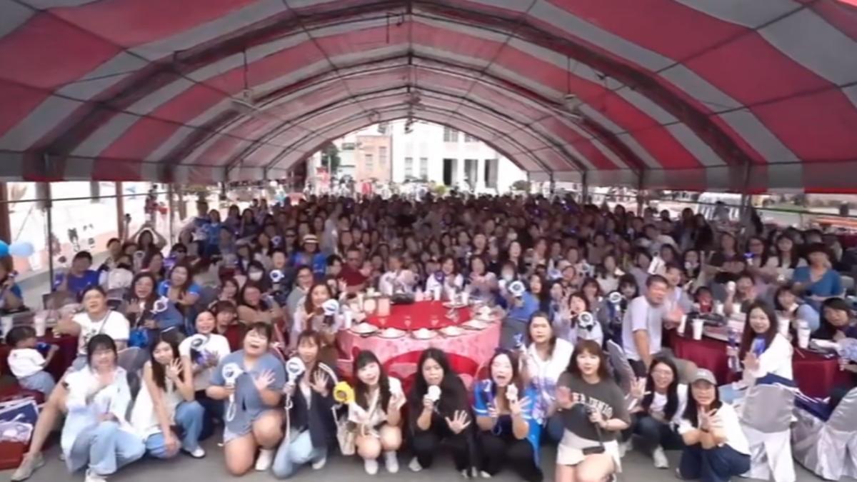 300名E.L.F齊聚鹿港吃辦桌,透露還有台中及高雄場。(圖/juin_0218授權提供)