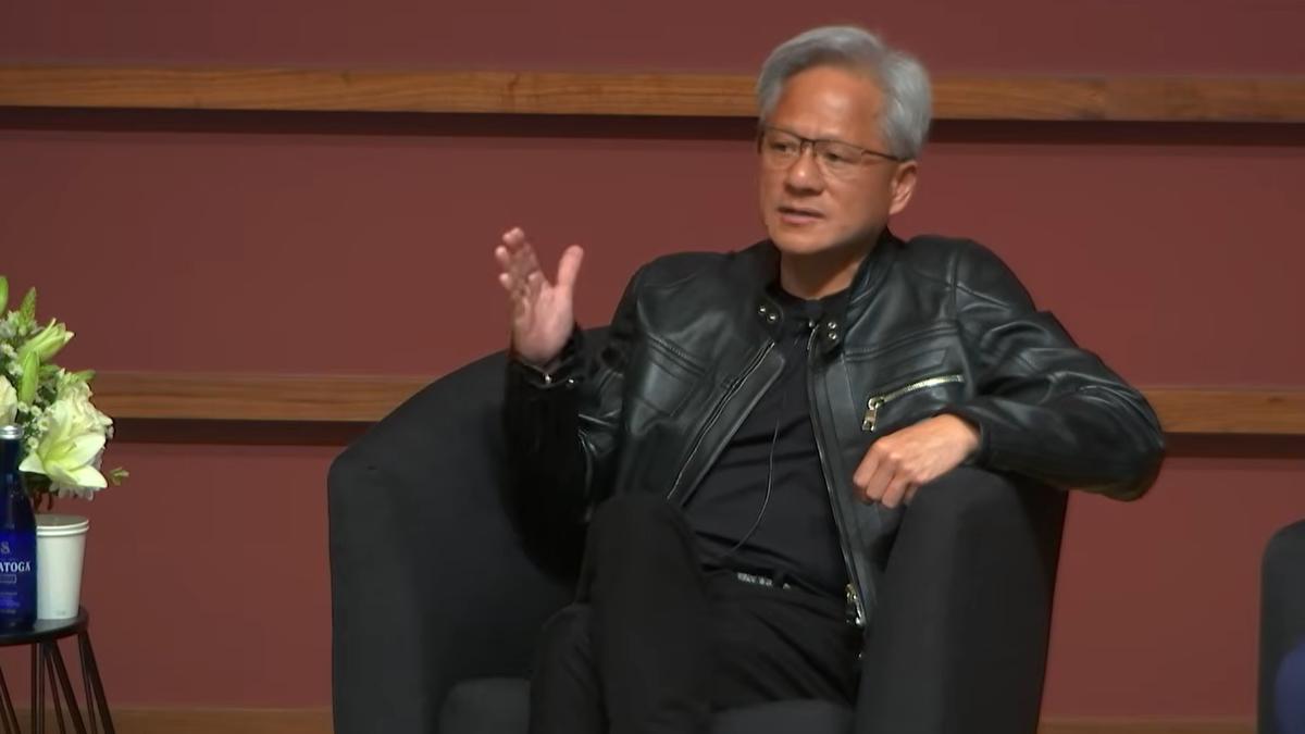 黃仁勳再開示！喊AI讓工作機會更多　警告：「這類人」才會失業
