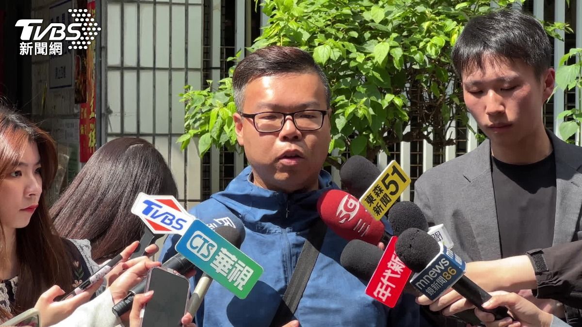 林先生不滿工班要求支付沒有在合約的拆除費以及尾款。(圖/TVBS)