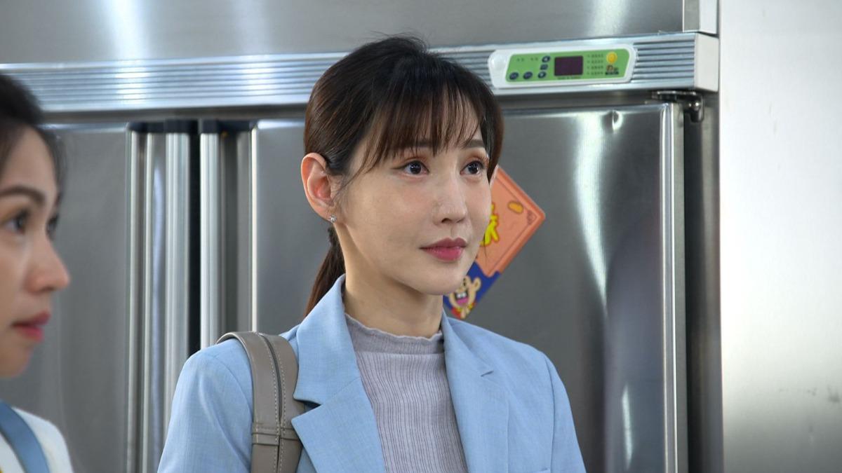 徐千京著迷王耿豪的表演。(圖/民視提供)