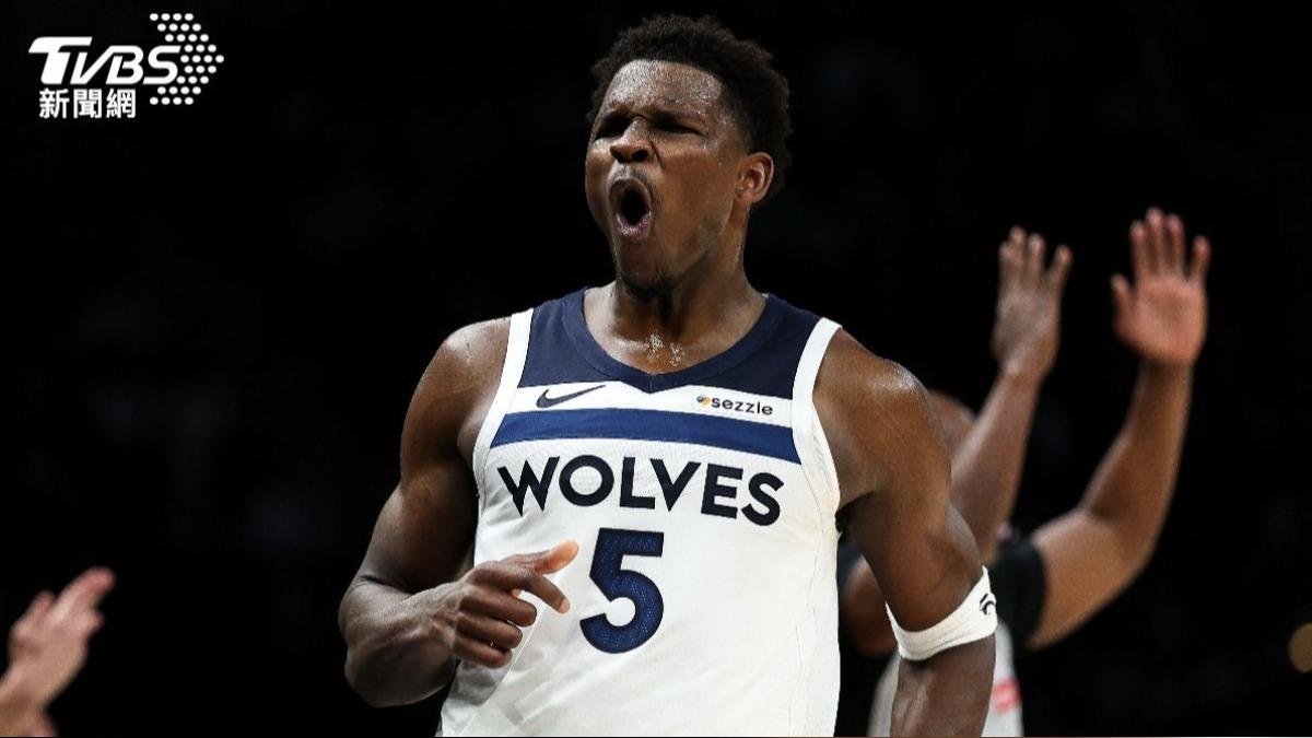NBA/灰狼王牌球星「蟻人」愛德華茲右膝不適 季後賽G2出賽存疑