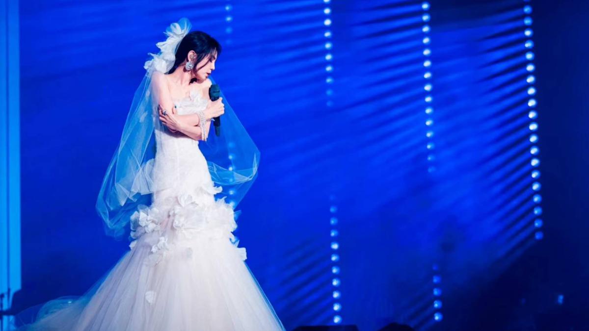 Ella無預警傳出好消息!結婚14年突披上婚紗 感性告白全說了