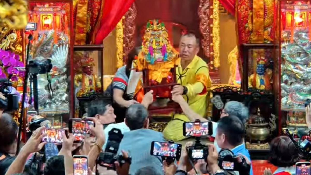 快訊/白沙屯媽祖下午4時10分回宮安座 香燈腳齊喊「進喔!」