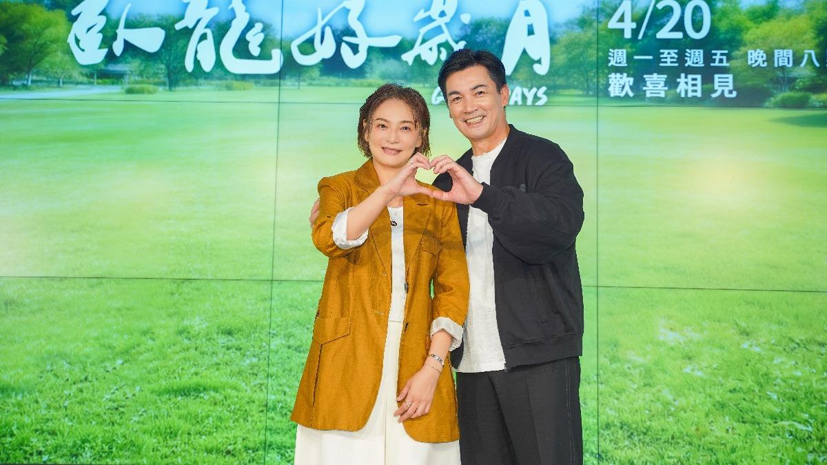 梁家榕(左)、伊正多次合作。(圖/大愛提供)
