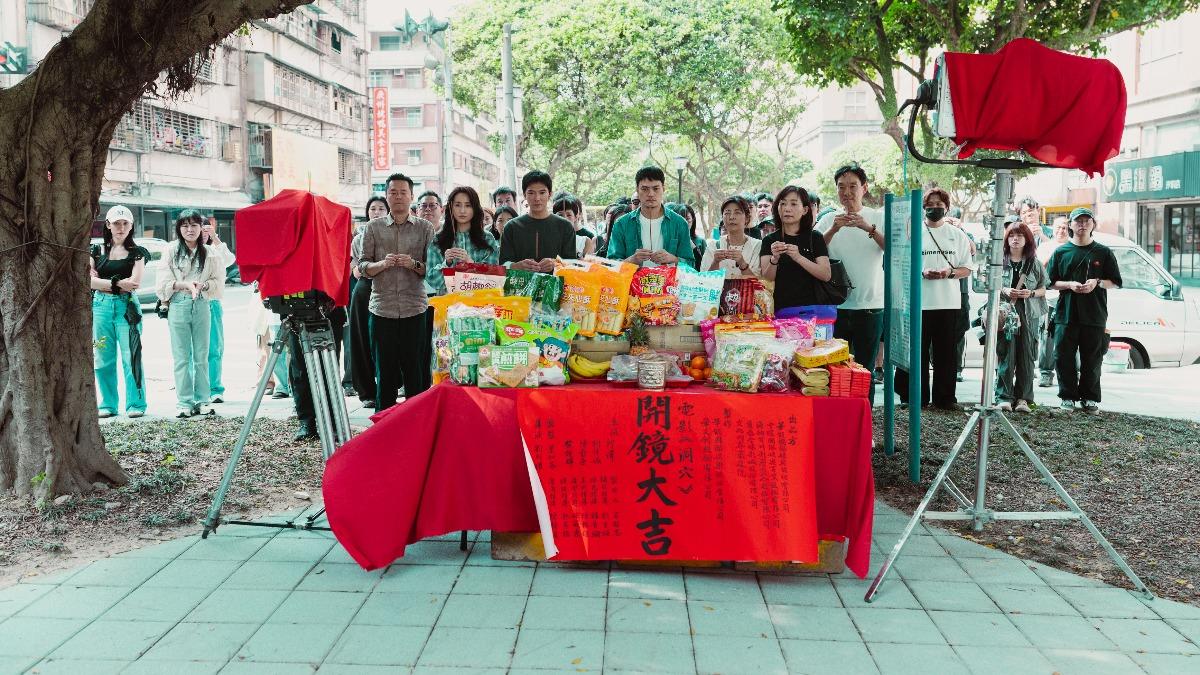 《洞穴》正式開鏡。（圖／華納兄弟影業提供）