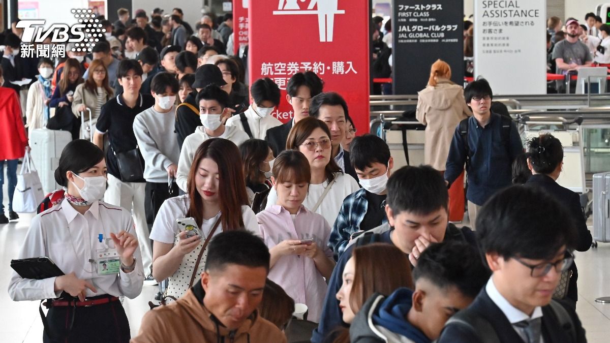 東京羽田機場系統大當機!報到手續癱瘓 日航估5千人受影響