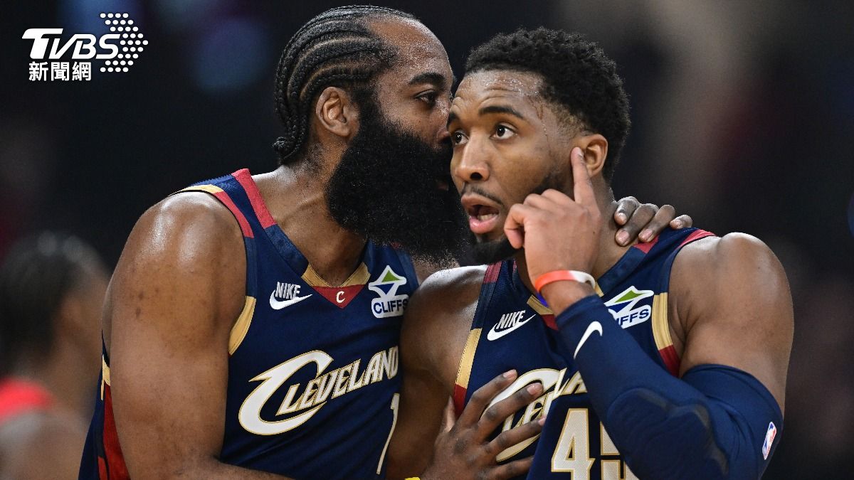 NBA季後賽／暴龍22失誤種敗因　哈登米契爾58分率騎士二連勝