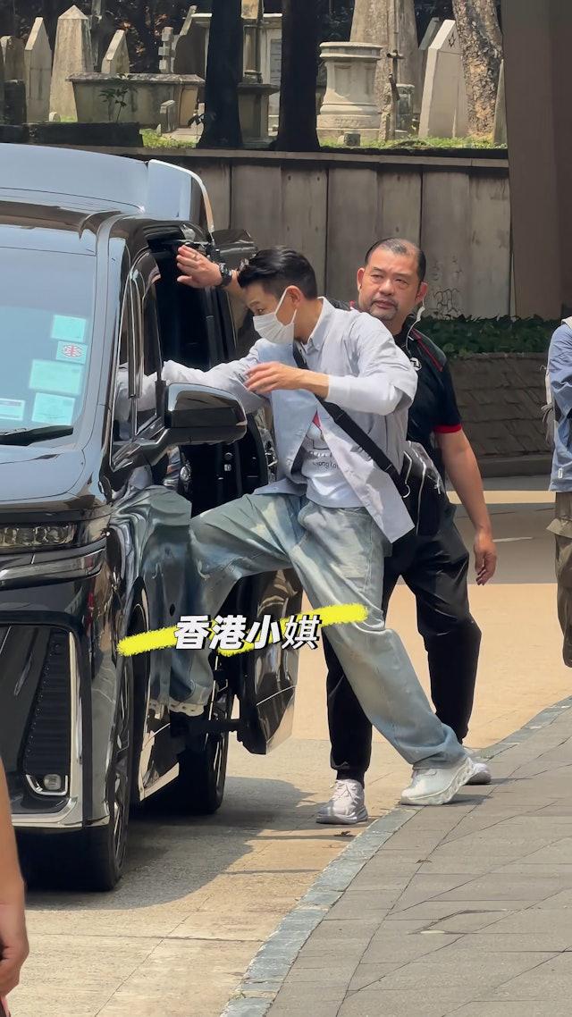 劉德華雖已64歲,身手仍非常敏捷。(圖/翻攝自@香港小棋小紅書)