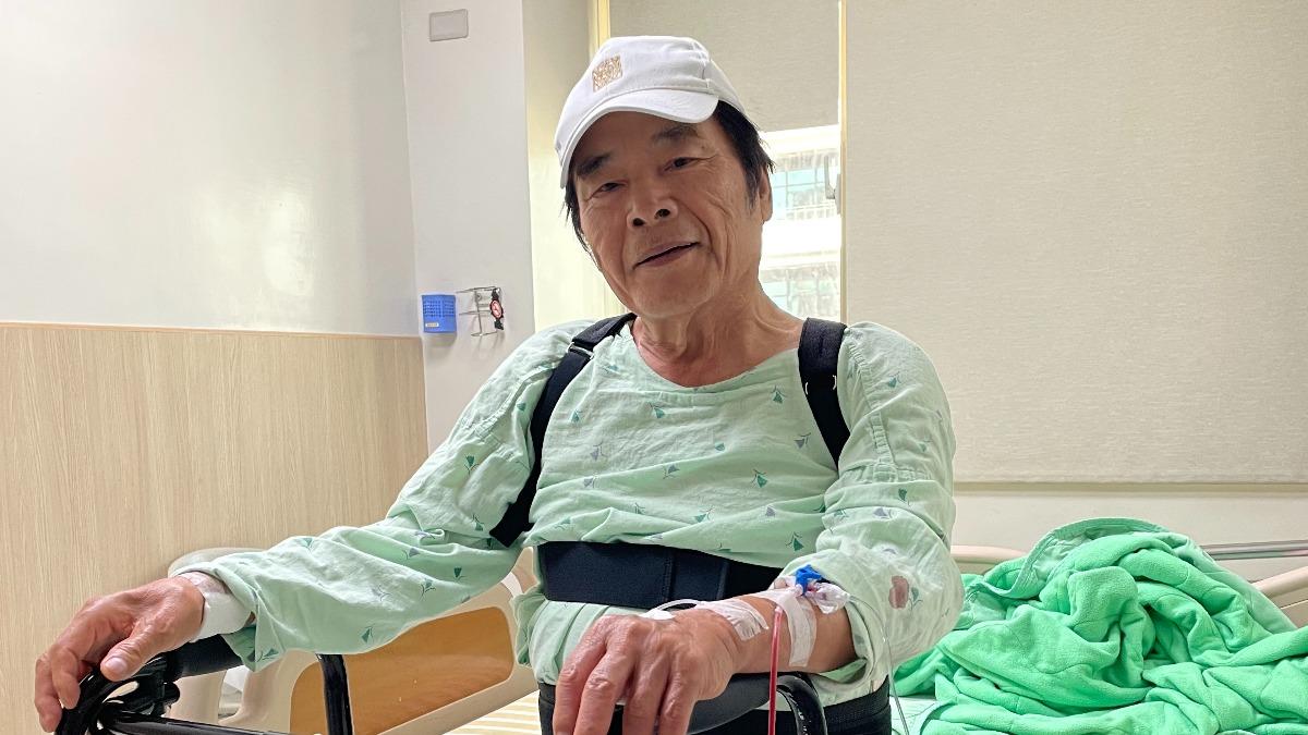 雷洪自家門口慘跌！緊急動脊椎手術　本人發聲曝「最新病況」