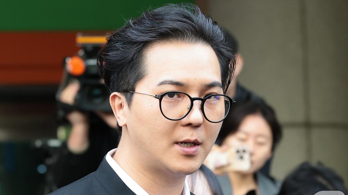 爽兵男偶像憔悴現身法院！遭求刑1年6個月　當庭認錯：願意重新入伍