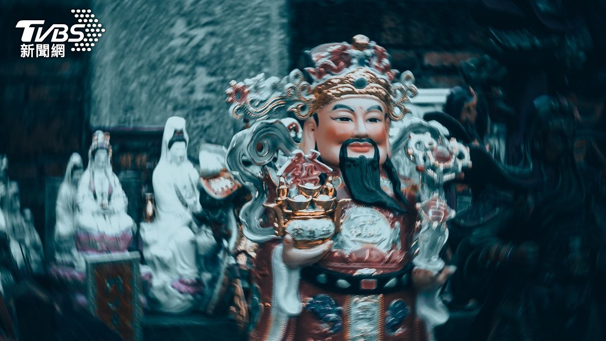 不只要帶供品!命理師教「1招」拜財神更靈驗 5月3大吉日快拜