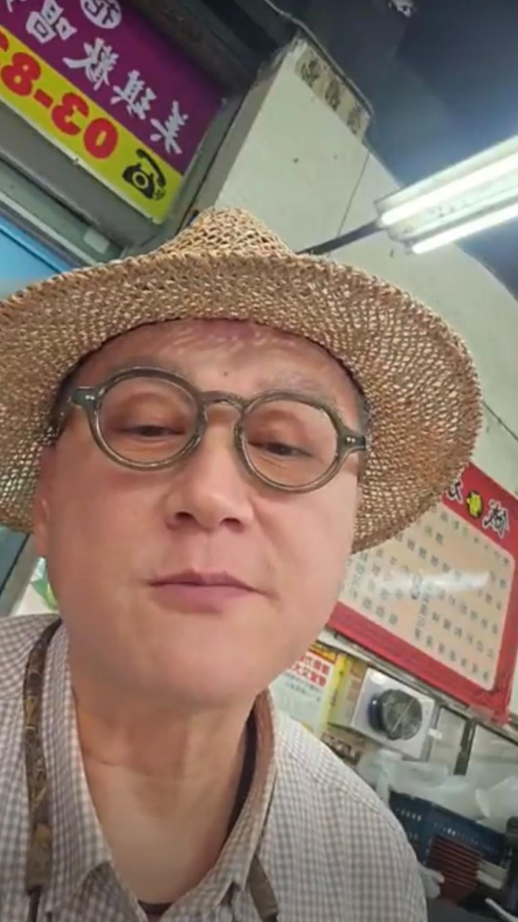何篤霖開直播,感謝警方搶救哥哥。(圖/翻攝何篤霖臉書)
