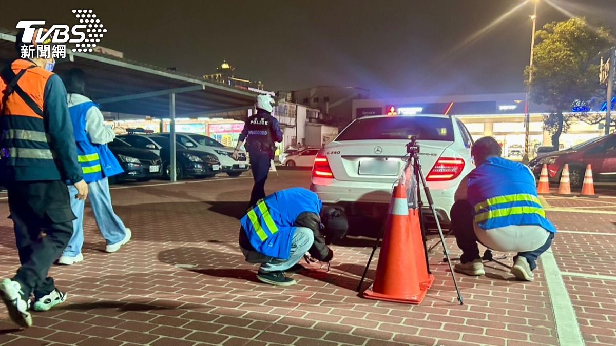 桃園警執行靜桃專案,取締噪音車。(圖/TVBS)