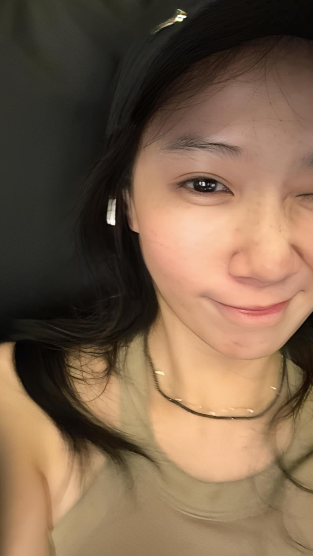 方志友瘦身成功，直角肩超明顯。（圖／翻攝自IG＠beatricefang）　