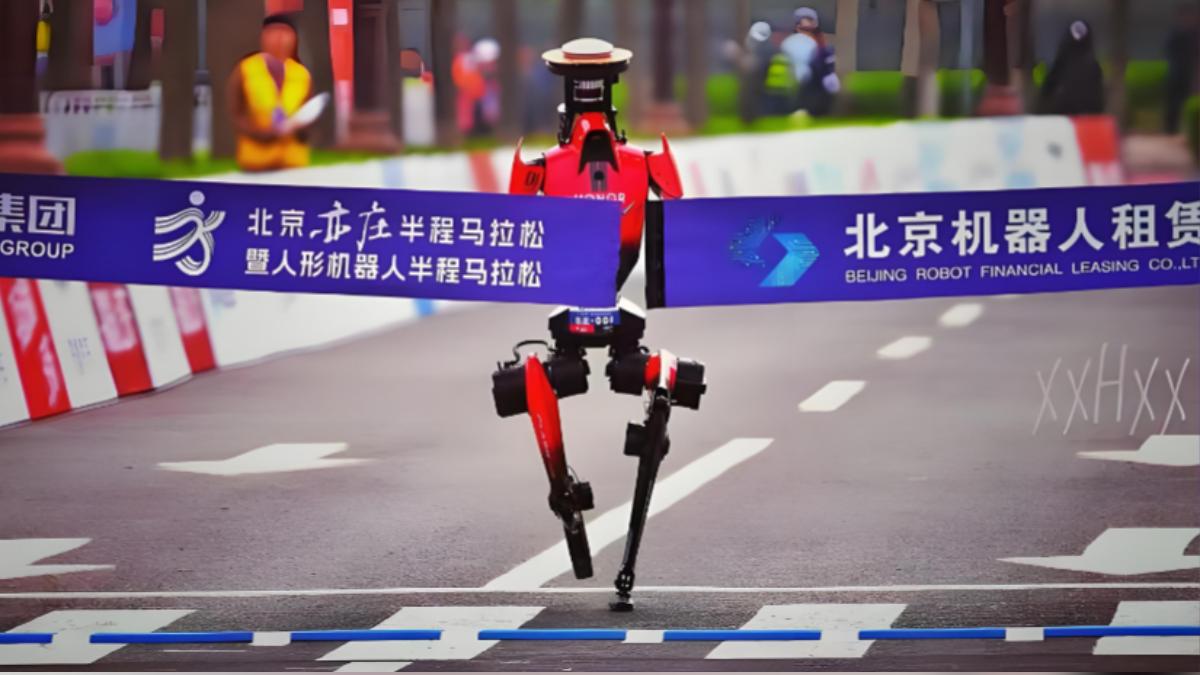 榮耀機器人一跑成名，打破人類半馬記錄！也跑出人形機器人未來產業鏈。（圖／百度）
