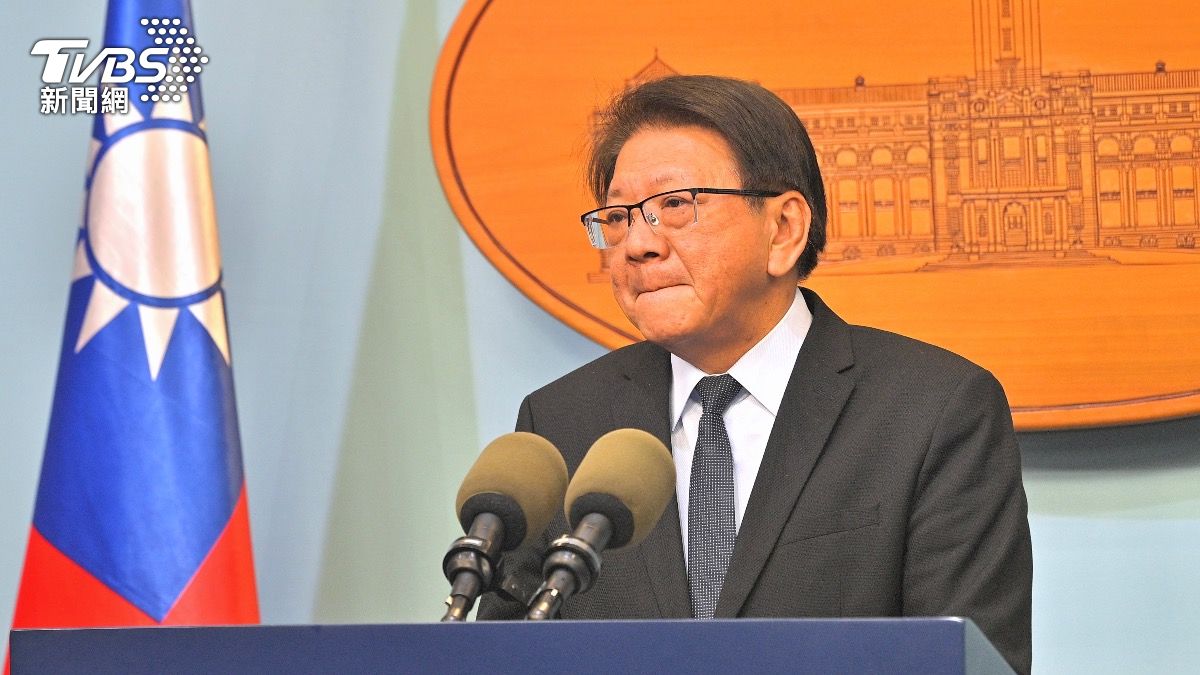總統府秘書長潘孟安21日說明總統取消訪非決定。（圖／胡瑞麒攝）