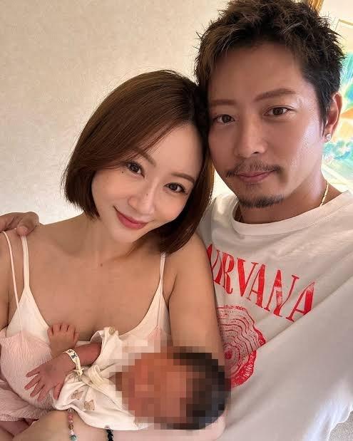 宮崎麗果爆出逃稅爭議後,黑木啓司疑似就趕緊帶著孩子逃到國外避風頭。(圖/翻攝自推特)