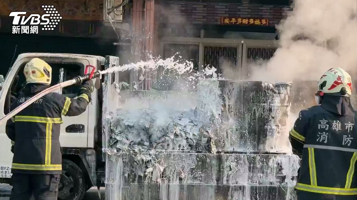 高雄火災-鳳山火災-小貨車火災-高雄火燒車-鳳山火燒車-手機-手機鋰電池-鋰電池火災