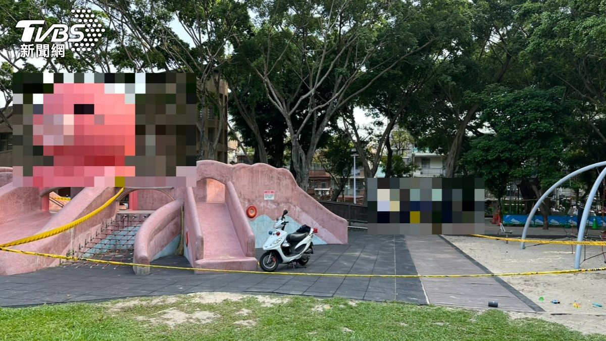 板橋溪北公園驚見男子陳屍溜滑梯,警方封鎖現場調查中。(圖/TVBS)