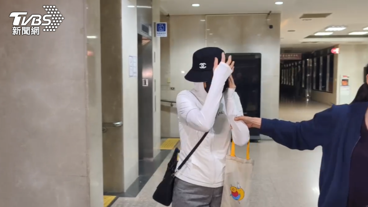 女處長遮遮掩掩戴6萬香奈兒!銀泰佶吸金第2波搜索 3共犯交保