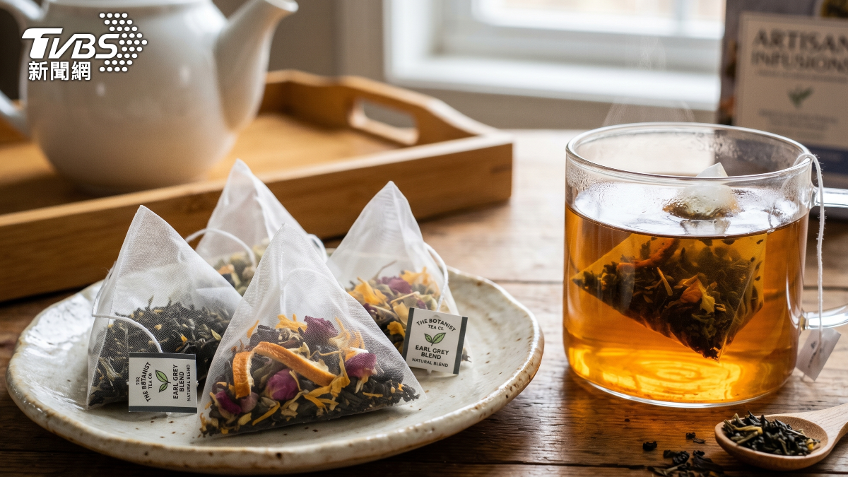 泡一小杯茶竟吞116億顆微塑膠？醫揭日常6大吸塑行為