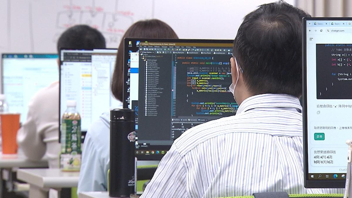 上班族憂退休保障不足。（圖／TVBS）