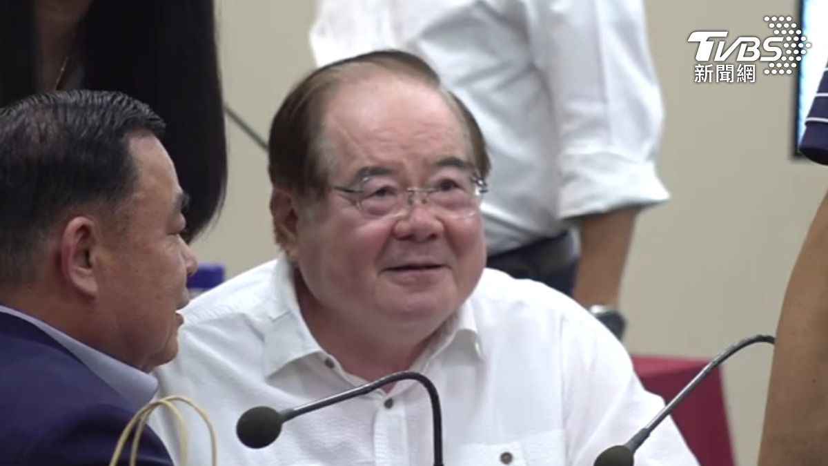 國民黨副主席李乾龍座車遭裝追蹤器，新北檢分他字案，指派黑金專組檢察官從恐嚇公訴罪偵辦。（圖／TVBS）