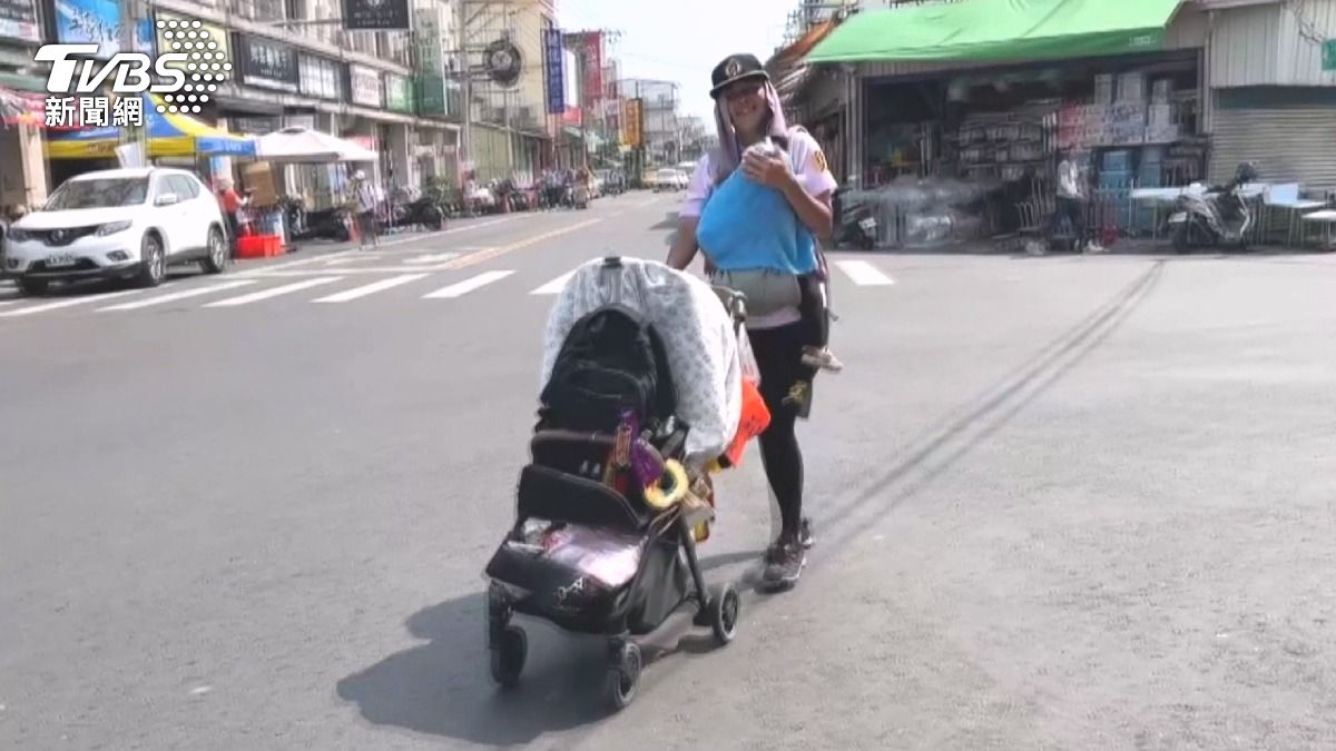阿嬤揹1歲孫隨香　大甲媽回鑾超毅力