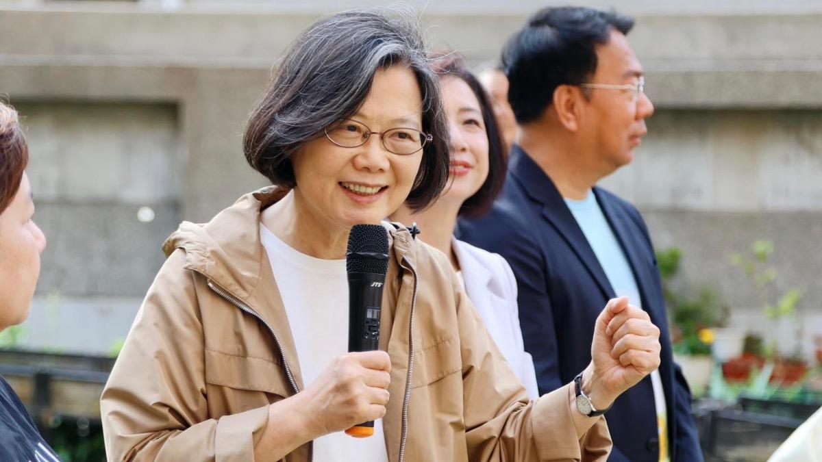 媽喊「蔡英文」兒秒不哭!深夜釣出本尊神回一句 吸23萬讚