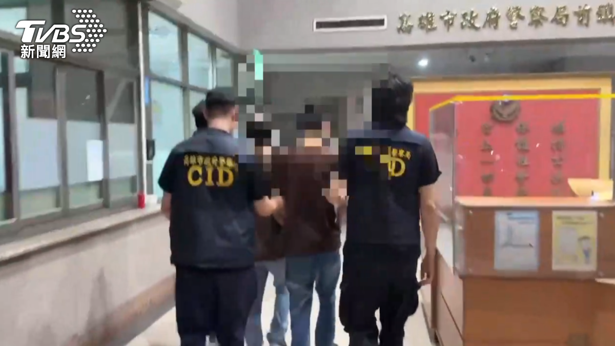 高雄同志情侶穿情侶衣落網。(圖/TVBS)