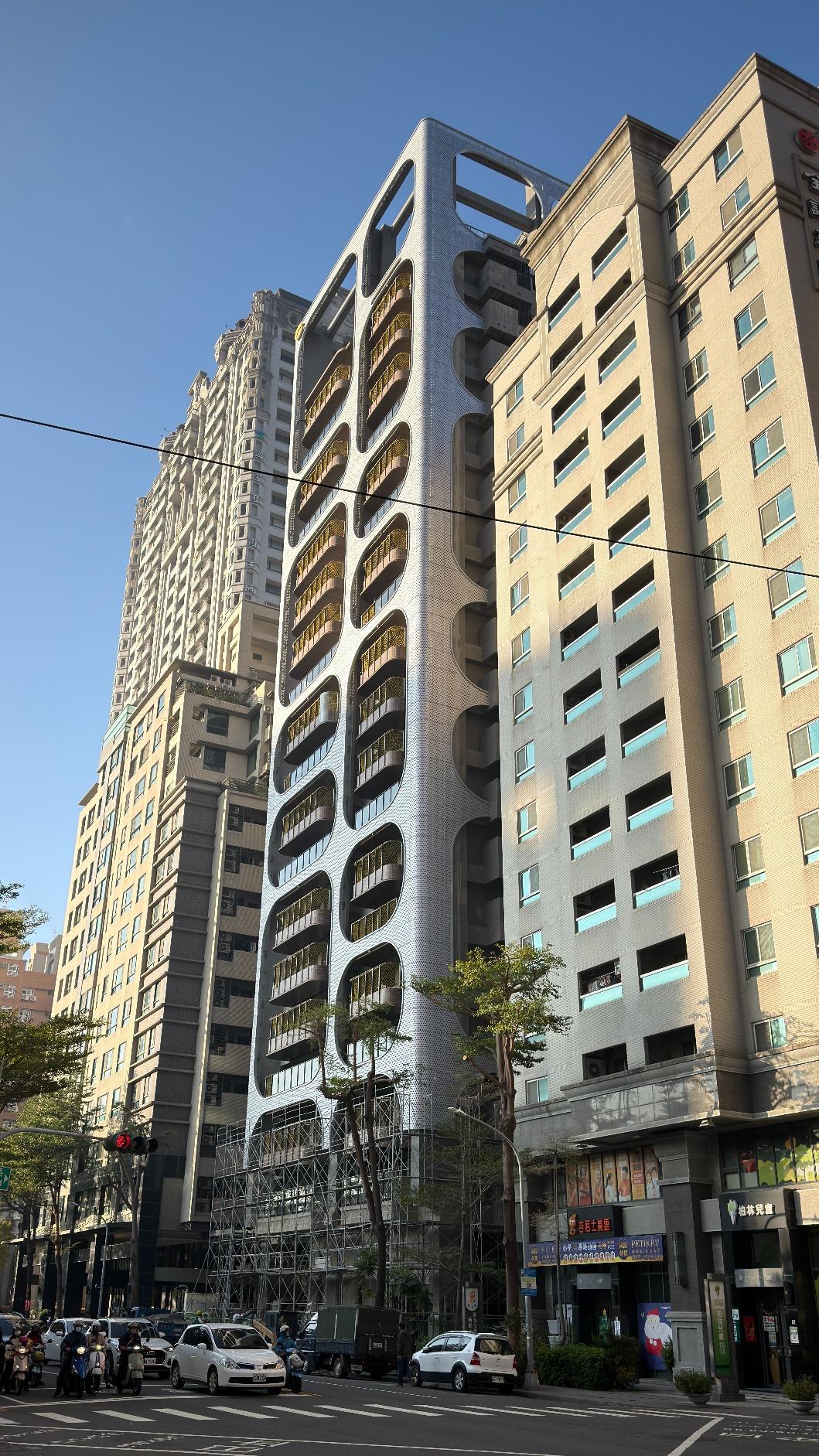 過去幾年高雄房市在台積電設廠的話題帶動下，吸引大批置產客進場。（圖／TVBS）