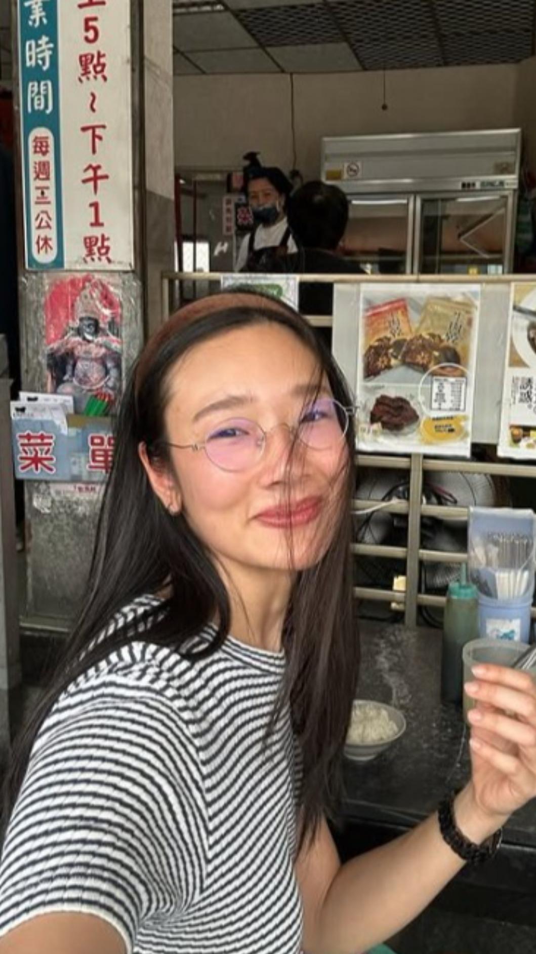 茱蒂蒙品嚐台南美食。(圖/翻攝自茱蒂蒙IG)