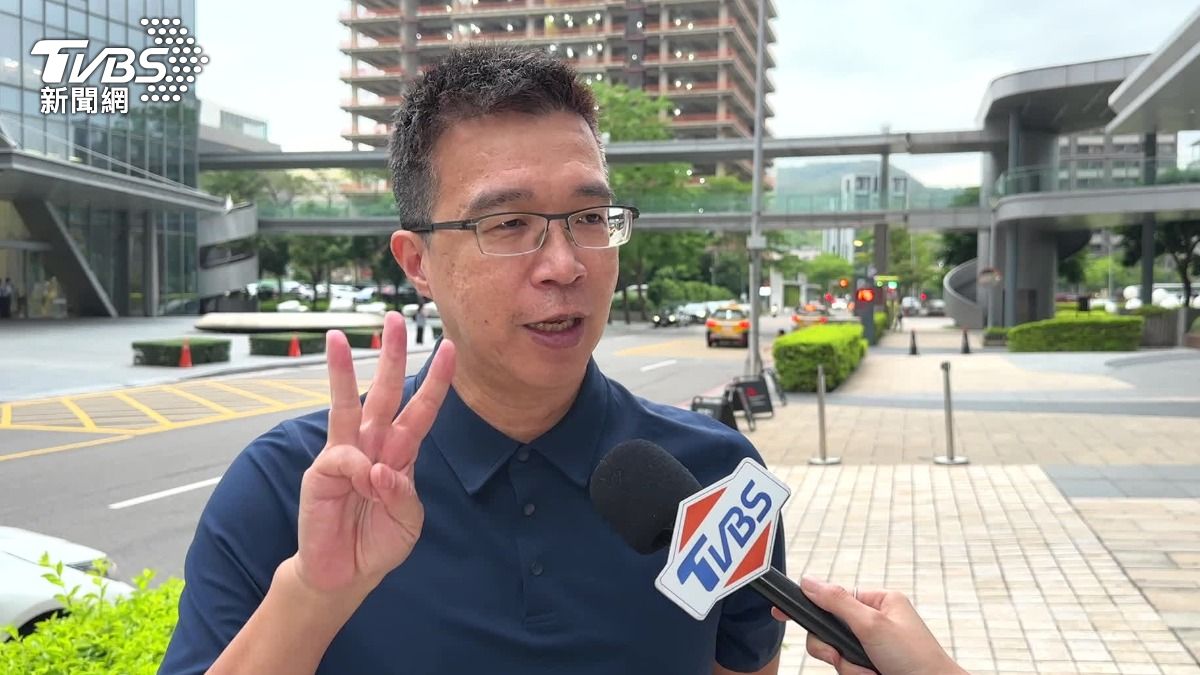 醫師示警如果同架班機上有人確診麻疹，被感染的風險很高，最好要自我監測身體狀況三個禮拜。（圖／TVBS）