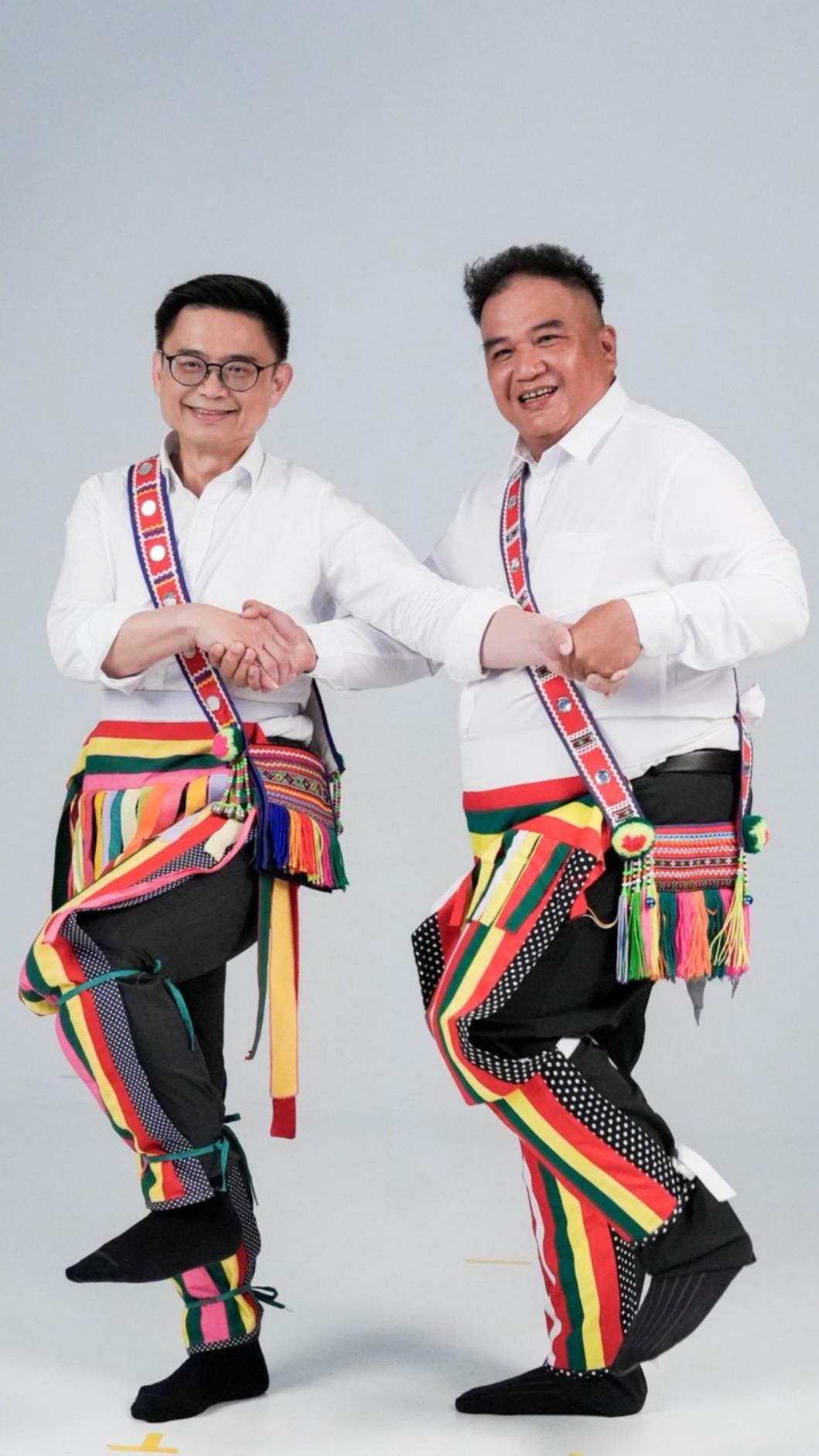 ,民進黨高雄市長參選人、立委賴瑞隆公布與黨籍市議員參選人進行形象定裝照。(圖/賴瑞隆辦公室提供)