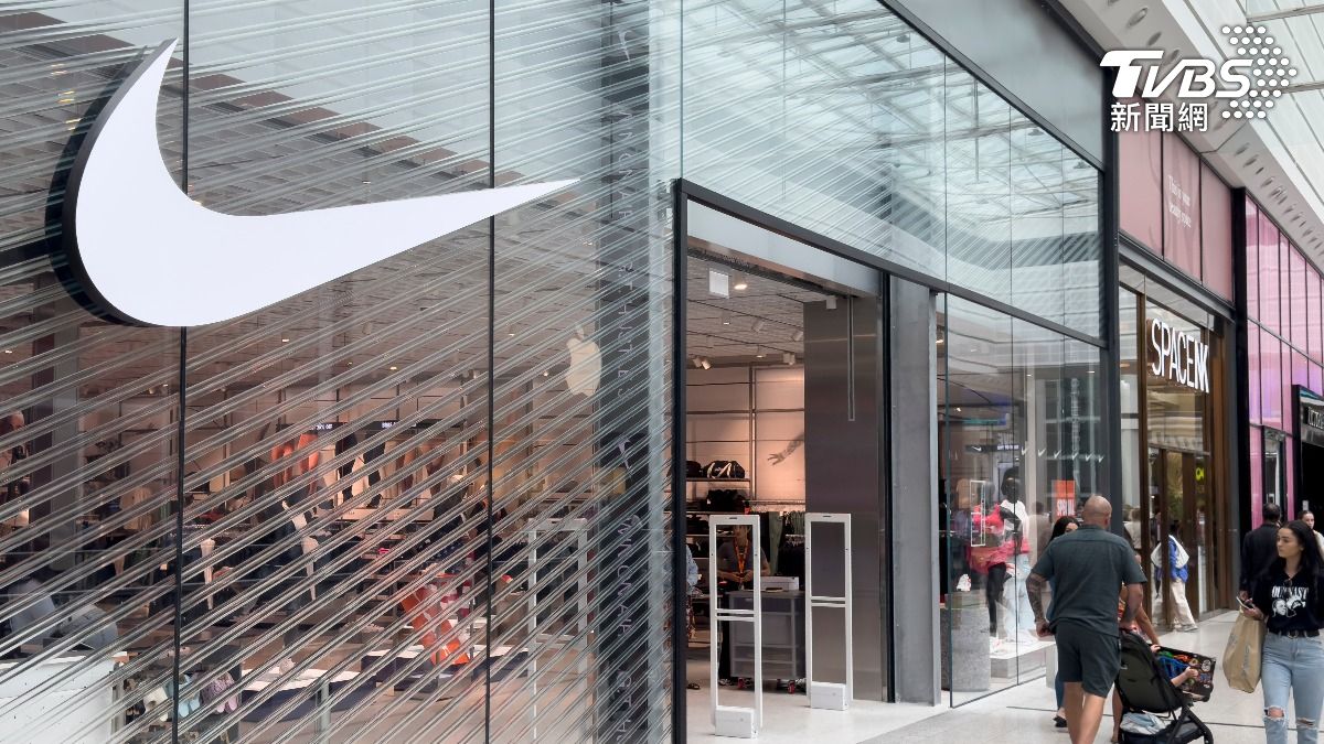 近年來，Nike已進行多輪裁員，最近1次裁員人數為775人、目的是加快自動化流程。（示意圖／達志影像shutterstock）