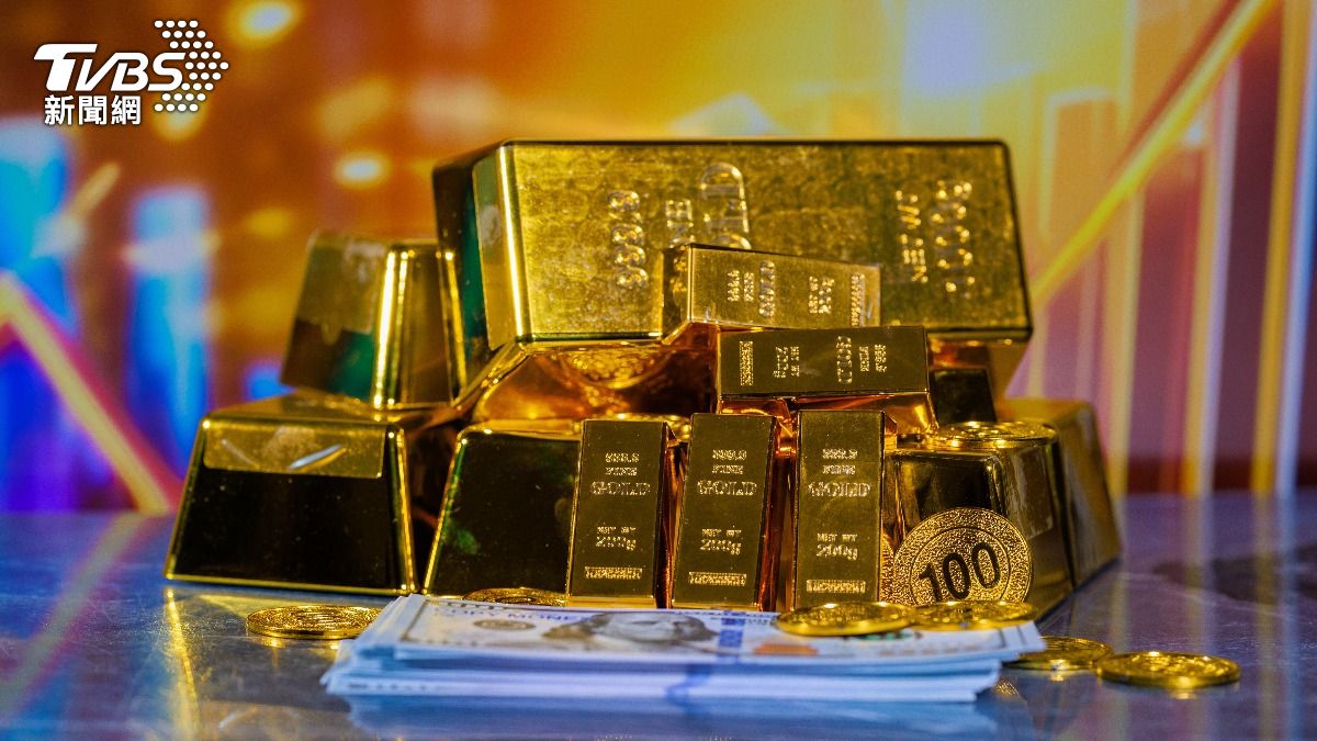黃金價格23日跌至逾1周的低點,主因是受到中東衝突引發通膨、可能導致利率長期高企的擔憂影響。(示意圖/達志影像shutterstock)