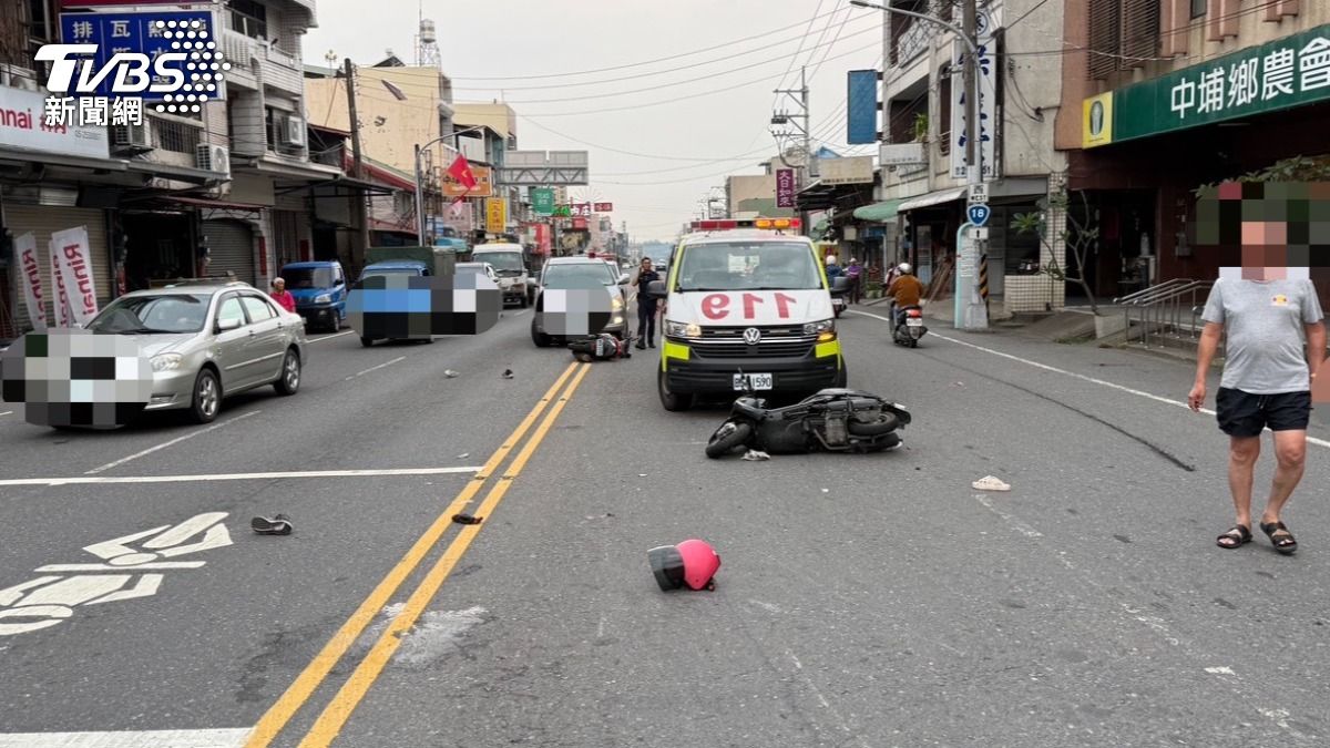 嘉義台18線連續車禍!黑車暴衝撞加油站 女騎士闖燈噴飛斷魂