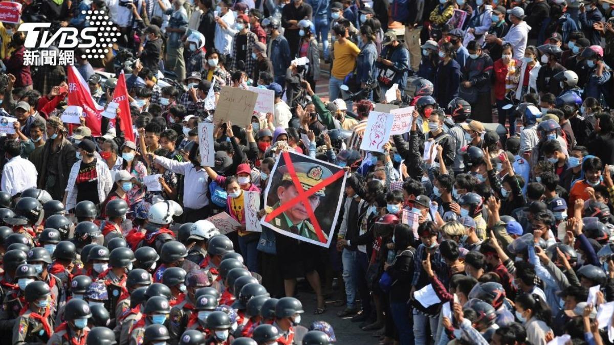緬甸人民屢次上街抗議反對軍政府。(圖/達志影像美聯社)
