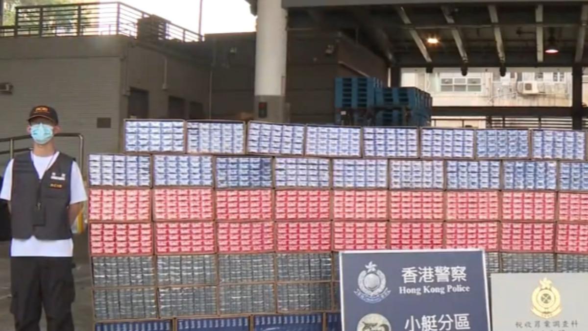 香港官方過去一周查獲價值約1.4億台幣走私菸。(圖/TVB)