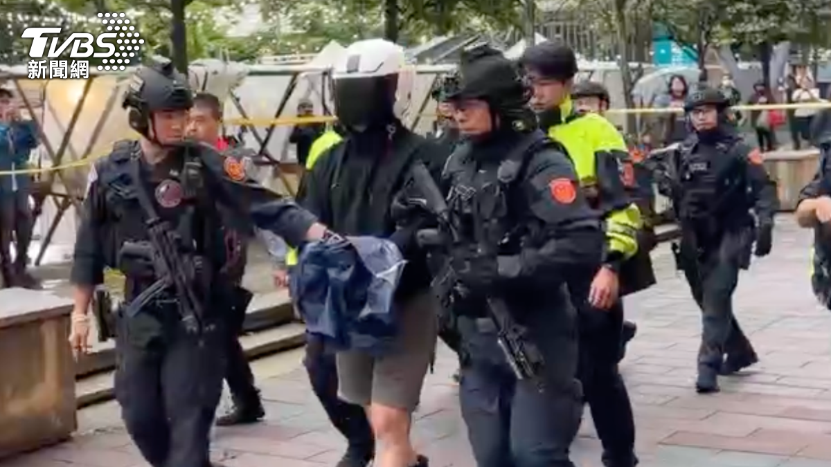 德撲冠軍揹700萬鉅債淪搶匪!持假槍劫千萬 落網苦求「想看兒子」