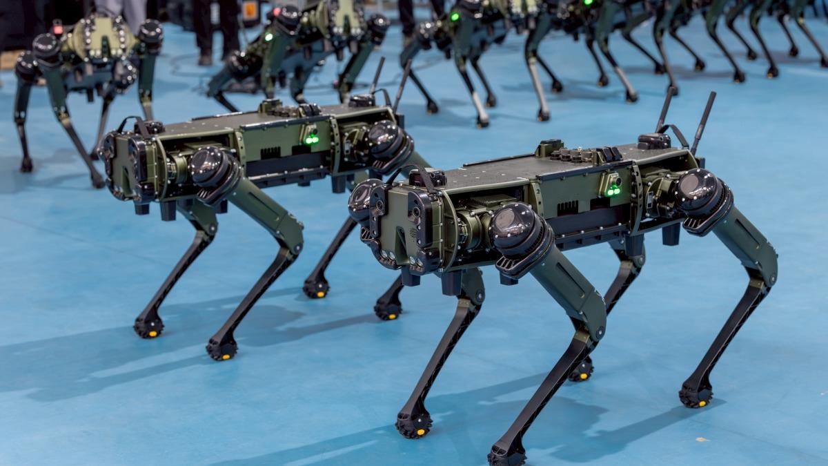 機器狗要來了?國防部軍備計畫曝 擬購21萬架無人機造AI軍隊