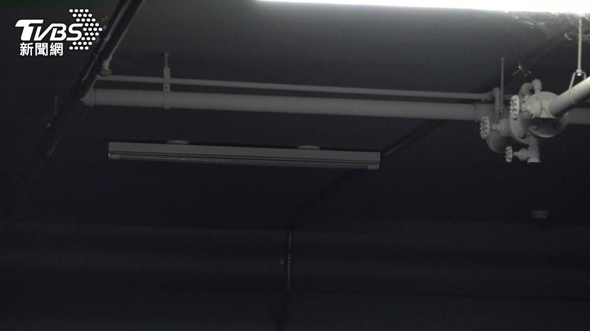 社區吃電怪獸,停車場靠燈具減盞,自動設備幫節電。(圖/TVBS)