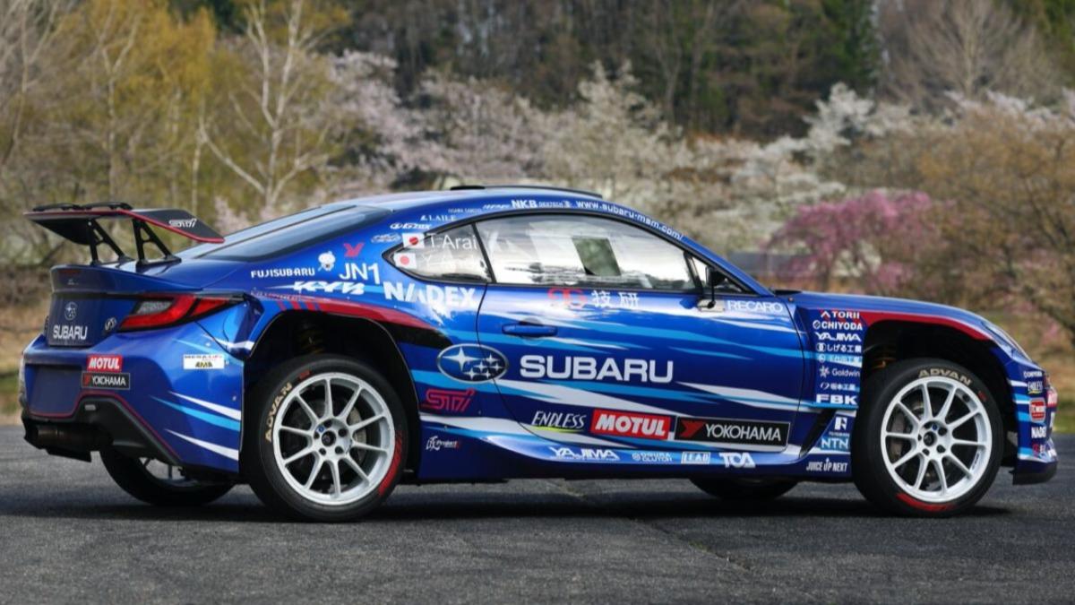 Boxer Rally spec.Z將前後葉子板修改成寬體造型,直接露出輪拱內的避震器。(圖/Subaru)