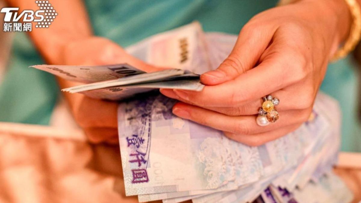 再撐一下！4生肖「下半年逆襲翻身」財運暴衝、他貴人帶財