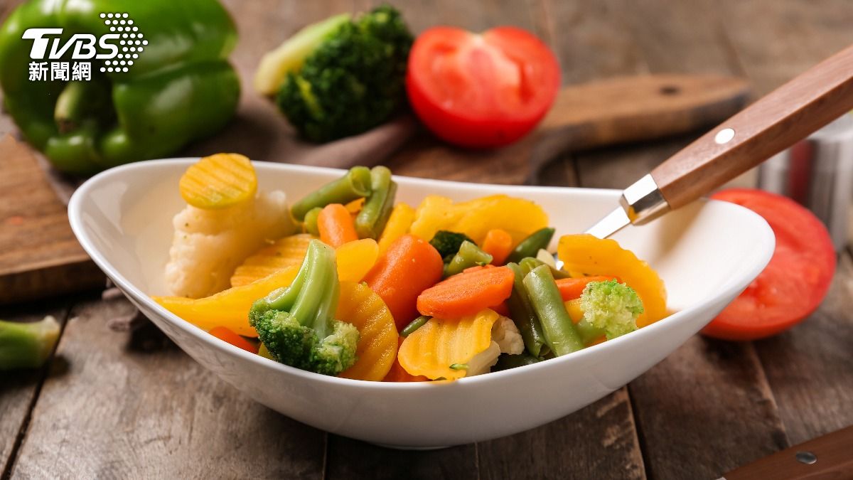 吃飯順序超重要!醫曝先吃「1類食物」穩血糖:天然控糖藥