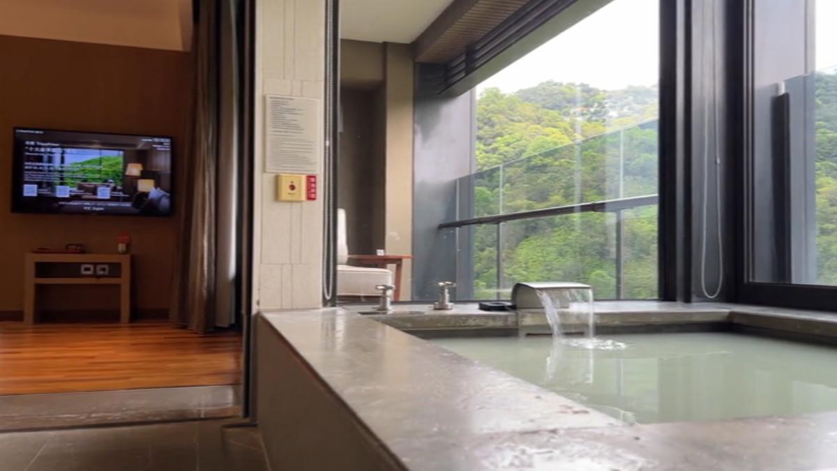 北投麗禧溫泉酒店5/9、5/10限定住房專案,一泊一食與白磺溫泉體驗,附早餐、贈蛋糕禮盒、康乃馨及祝福卡。(圖/業者提供)