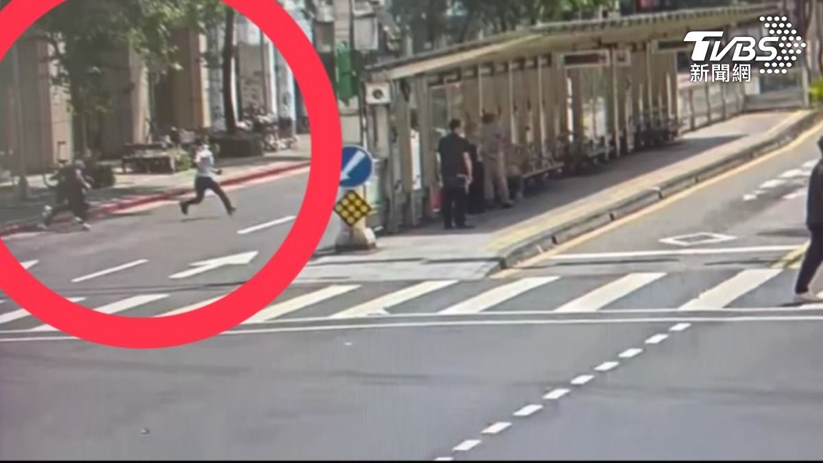 正妹甜喊投資 車手見警急丟40萬贓款信義路玩命狂奔