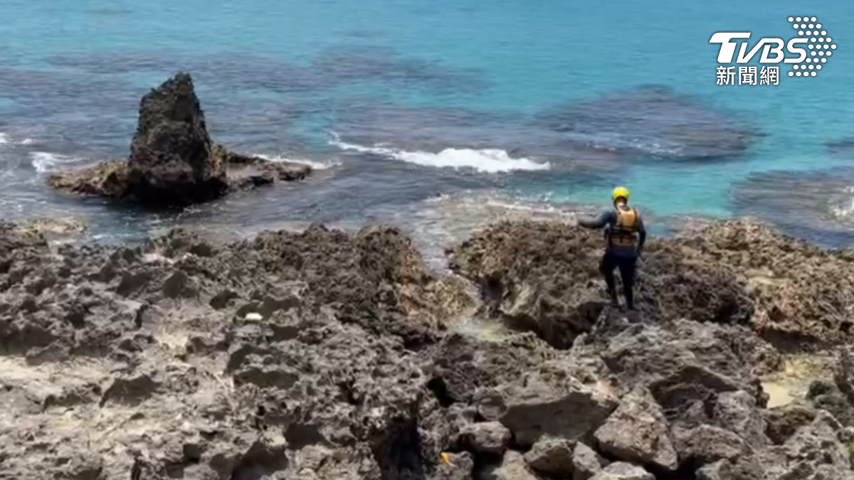 陸海空全員出動，不放棄任何希望持續進行搜救。截至下午4點，該名潛水客仍下落不明，已失蹤長達6小時（圖／TVBS）